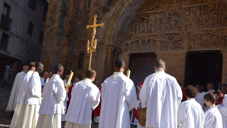 Plus qu’une fête religieuse, la sortie de la relique de Sainte-Foy constitue à chaque fois un événement.