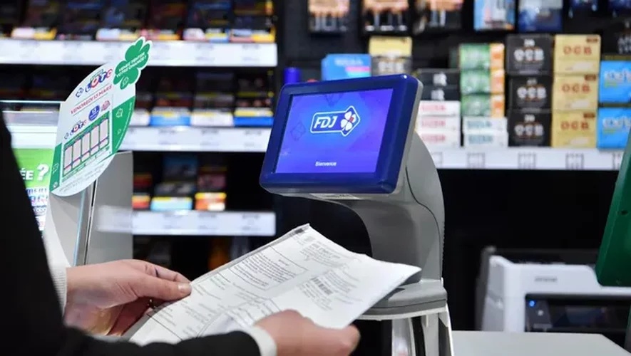 Selon la FDJ, ce nouveau service de paiement a pour but de répondre aux attentes de "6 millions de foyers", qui "ne souhaitent pas avoir recours au prélèvement bancaire automatique pour régler leurs factures".