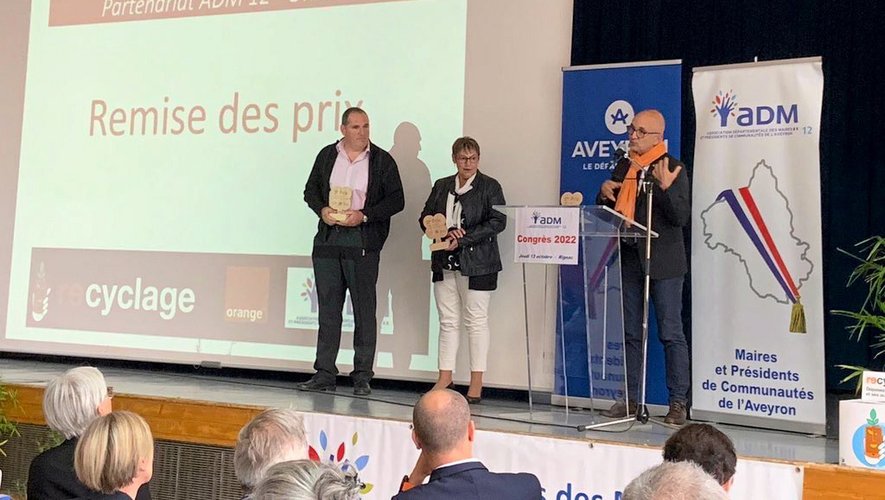 Orange a félicité les lauréats lors du congrès des maires à Rignac.