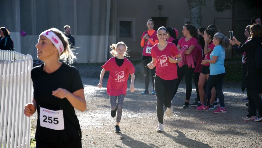 Franc succès pour la course contre le cancer du sein dans les rues de Rodez.