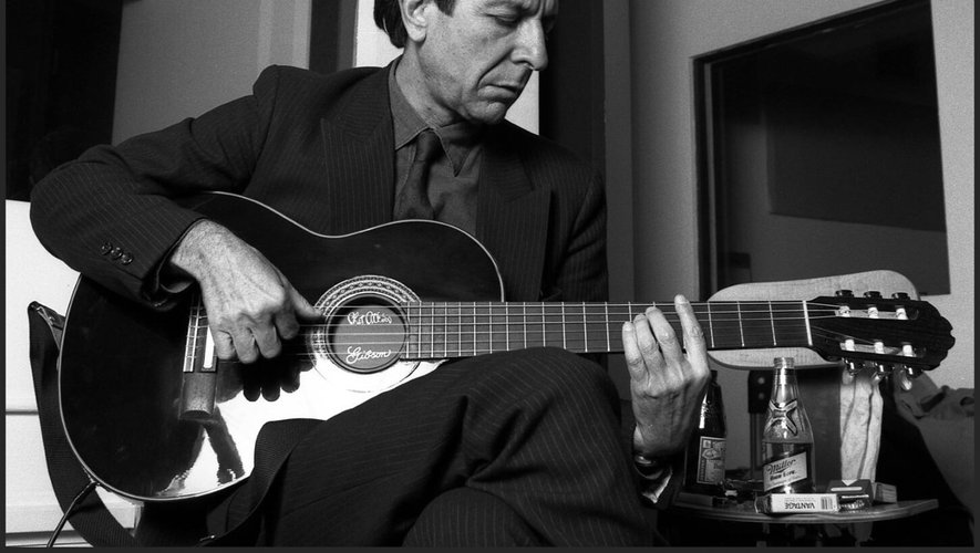 En salles mercredi, "Hallelujah, les mots de Leonard Cohen" offre une plongée inédite dans l'intimité du musicien canadien décédé en 2016.