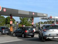 Les stations-service sont régulièrement prises d'assaut.