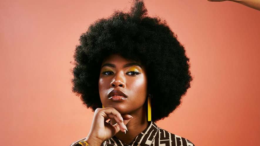 D'après une étude publiée par le NIH, les femmes noires seraient davantage exposées aux produits chimiques destinés à se lisser les cheveux, et auraient donc un risque plus élevé de développer un cancer de l'utérus.