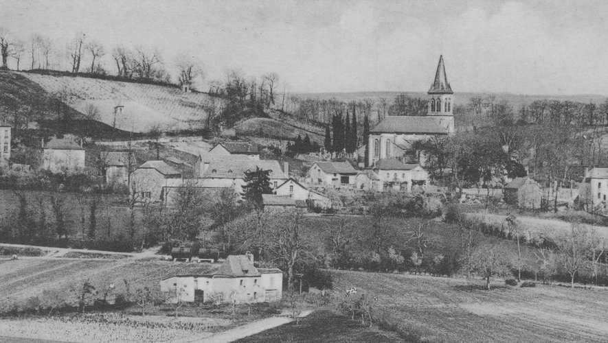 Le village de la Fouillade avant l’aménagement du stade, il y a environ 80 ans.