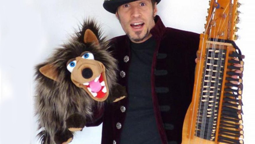Mathieu Fantin, musicien, conteur et marionnettiste.