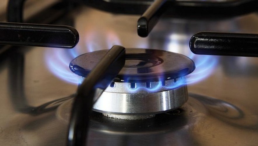 Dans la cuisine, adapter son feu de cuisson à la taille de la casserole - à couvrir - permet aussi d’économiser du gaz.