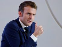 Emmanuel Macron est d'accord pour un âge de départ à 64 ans s'il y un allongement de la durée de cotisation.