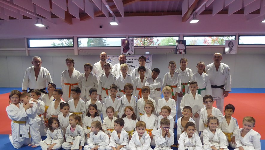 Près d’une cinquantaine de judokas ont participé à ce premier entraînement collectif.