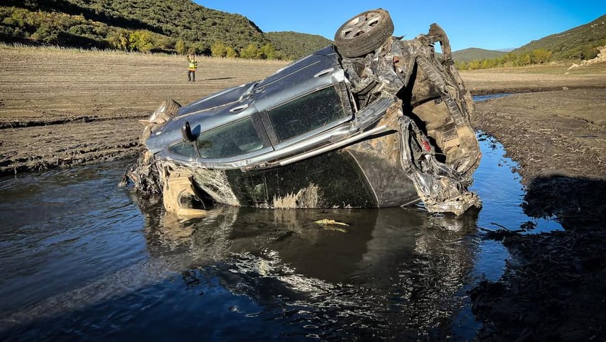 La voiture a quitté la chaussée et a chuté dans le lac de Caramany, dans les Pyrénées-Orientales.