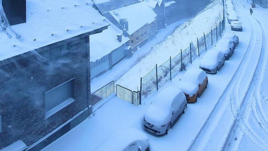 Vidéos. Neige à Bordeaux : les premiers flocons sont tombés ce mercredi  matin