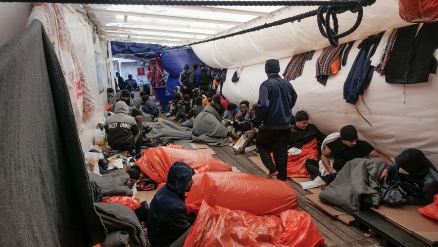 234 personnes attendent d'être secourues sur l'Ocean Viking, le bateau de SOS Méditerranée.