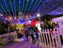 Les illuminations seront prochainement installées en centre-ville.