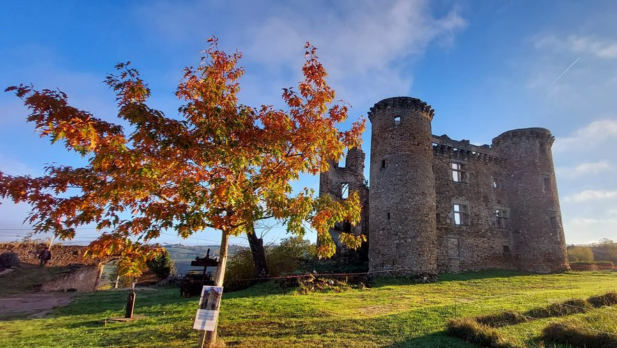 Le château avec ses belles couleurs d’automne. DR.