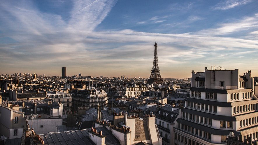 La plateforme donne la possibilité de donner son avis sur la vie à Paris .