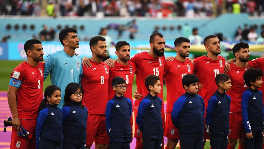 L'hymne national boudé par les joueurs iraniens en soutien aux manifestants dans leur pays.