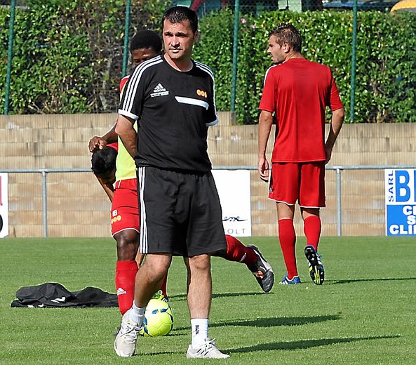 Après avoir mené l'équipe féminine à la D1, Franck Plenecassagne a été appelé pour entraîneur les garçons du Raf.
