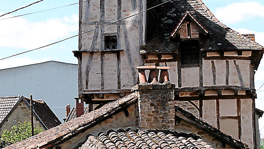 Les pigeonniers de l'Aveyron mis en lumière pour mieux les sauvegarder.