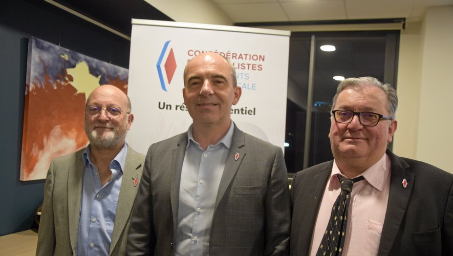 Jean-Michel Dexidour, nouveau président du syndicat des buralistes, Philippe Coy, représentant national, et Alain Vieilledent qui cède sa place.