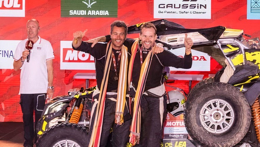 Nicolas Rey et Florent Vayssade lors de l’arrivée du Dakar-2022.