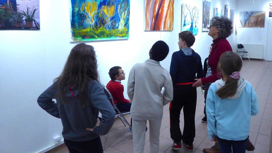 Beaucoup d’échanges stimulants entre l’artiste et les enfants.