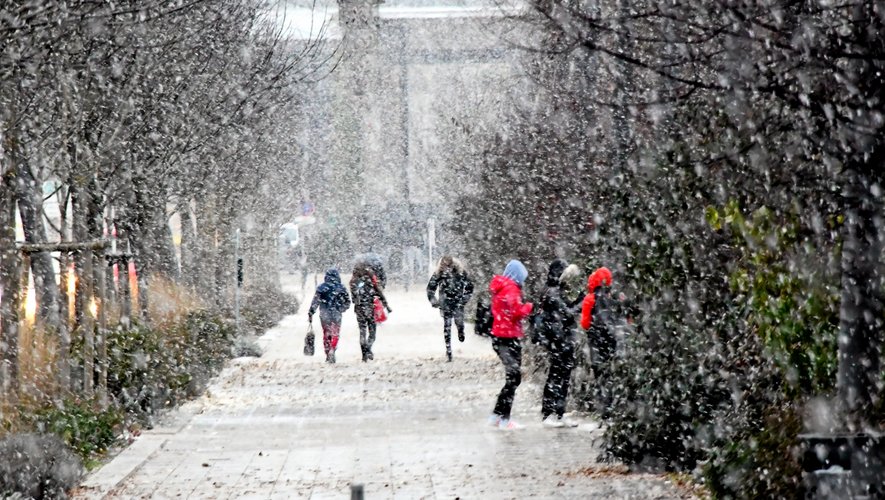 La neige est tombée sur Rodez et l'Aveyron, ce lundi.