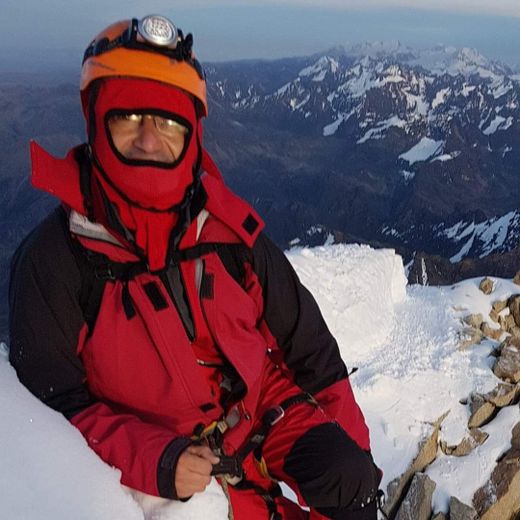 En 2017, Marc Sigaud, profitant d’une pause entre deux missions pour MSF, part à l’ascension du Huayna Potosi (6 088 m), à 25 km de La Paz, en Bolivie. "Nous avons dû affronter une tempête de neige, franchir des crevasses, escalader un mur de glace…", raconte l’Aveyronnais. 	