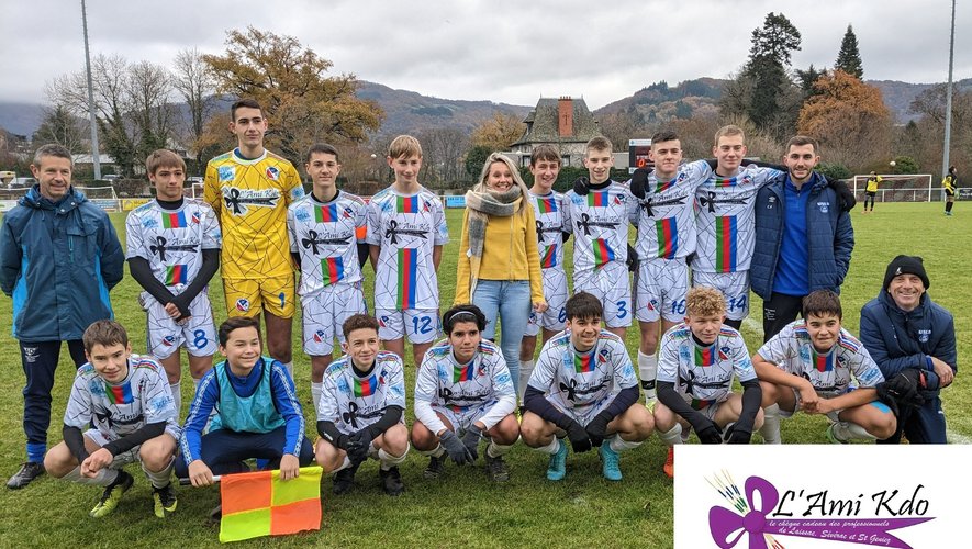 Nouveau jeu de maillots pour l’équipe de Football U17 de l’entente Laissac – Saint-Geniez – Sources de l’Aveyron.