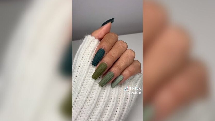 Le nail art tricot, ou façon "pull-over", fait des émules sur TikTok.