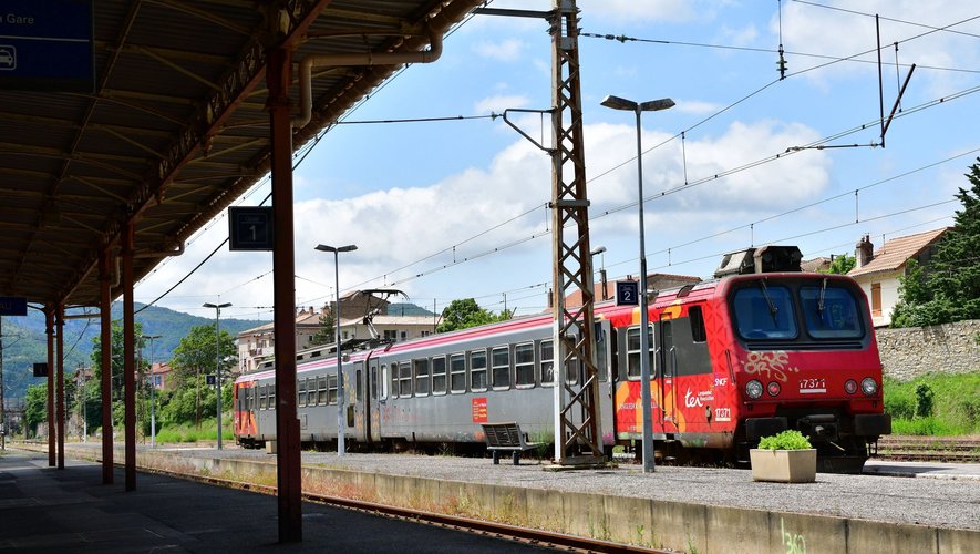 A Millau, deux trains ont été annulés ce 24 décembre faute d'agents disponibles.
