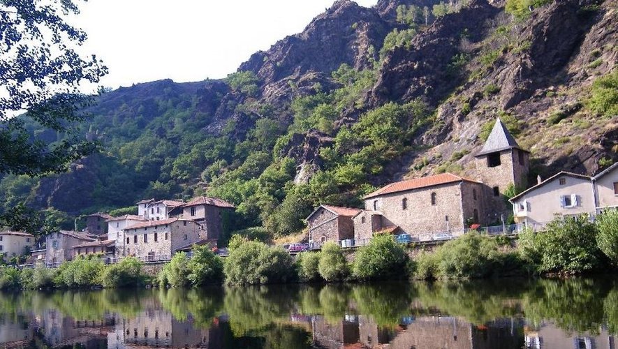 Le paisible village de La Roque Bouillac de nos jours.