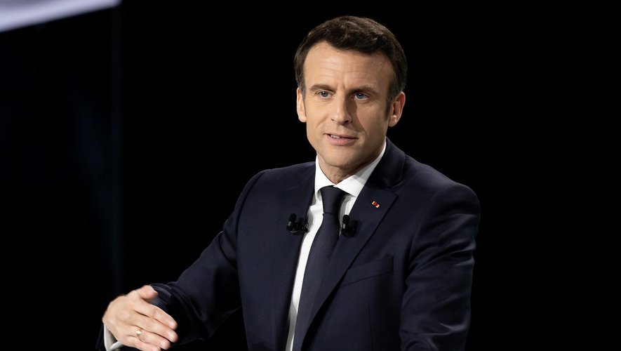 Emmanuel Macron entend maintenir le cap avec le gouvernement sur les retraites.