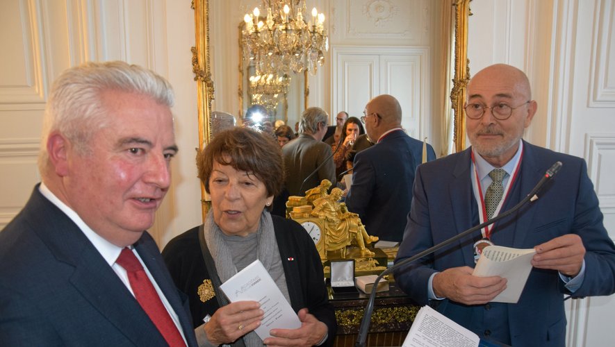 Bernard Greffeuille (à droite) a présidé, récemment, au Sénat, sa première cérémonie solennelle de l’Académie de la viande.