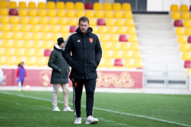 Mathieu Rufié, l'entraîneur des Rafettes pendant le duel Rodez - Lyon en 16es de finale de Coupe de France.