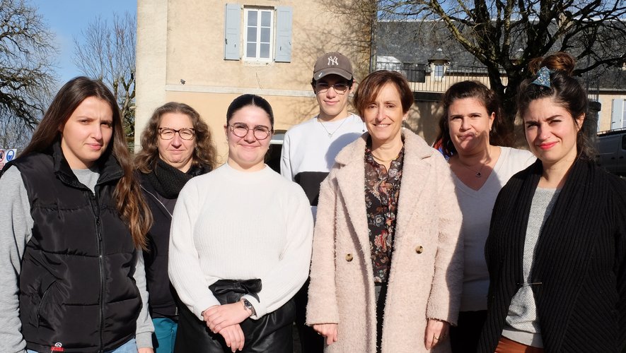 Soline Arnal, Maël Bouchet, Hélène Dangeard, Justine Dangeard, Aurore Daudin, Sandra Landes et Fabienne Péron. (Rose-Marie Grimal est absente de la photo).