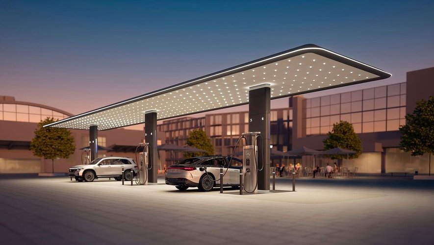 Mercedes s'engage un créer un vaste réseau de recharge haute puissance.