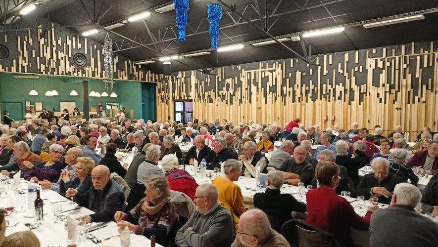 Plus de 200 personnes accueillie pour le repas des ainés offert par la municipalité