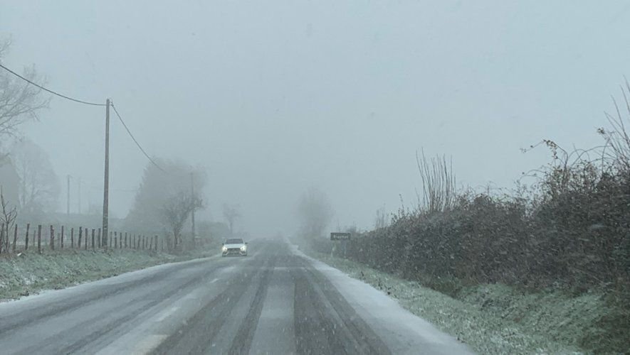 La neige est toujours bien présente sur les routes du département de l'Aveyron. Prudence au volant.