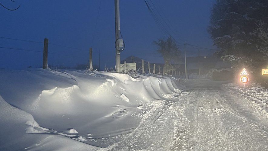 Neige, formation de congères, routes fermées : l'état du réseau ...