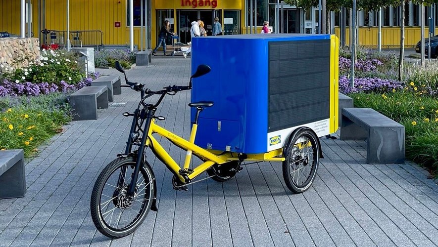 Ikea a testé avec succès la livraison par vélo cargo électrique à énergie solaire.