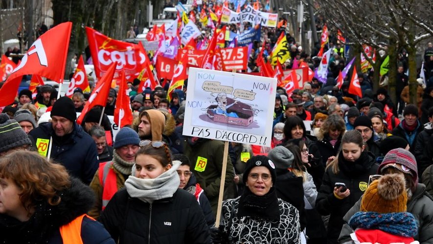 Entre 11 000 et 12 000 manifestants de tout l'Aveyron ont défilé jeudi après-midi à Rodez.