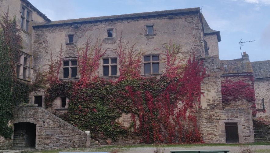 Taurines, château médiéval en partie sauvegardé
