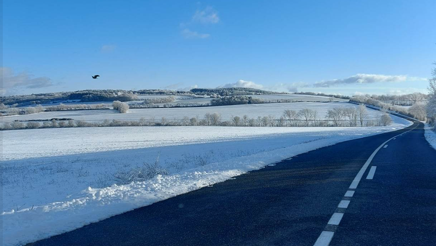 Si dans l'ouest du département conditions de circulation sont normales, sur le plateau de l’Aubrac, des routes secondaires restent enneigées.