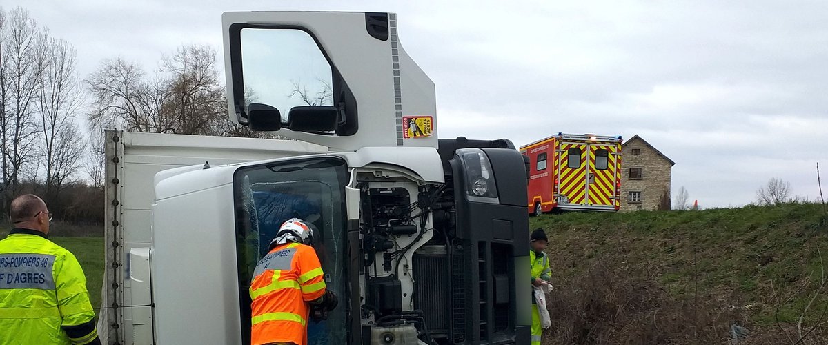 Toulouse : un camion de pompier se bloque dans une ruelle