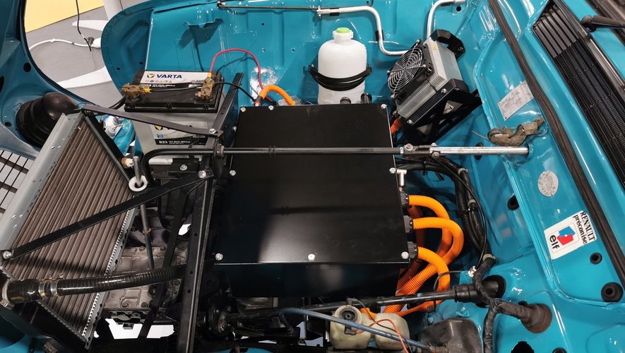 Le kit électrique installé dans cette Renault 4 garantit les mêmes performances que l'ancien bloc thermique.
