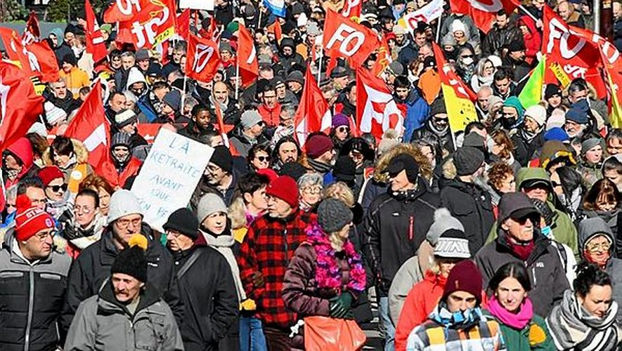 À Rodez, plus de 2 000 personnes manifestent contre la réforme des retraites.