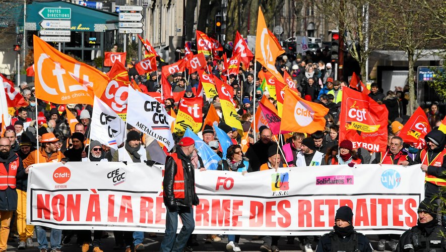 Une grève totale est envisagée dès le 7 mars 2023 par l'intersyndicale en France.