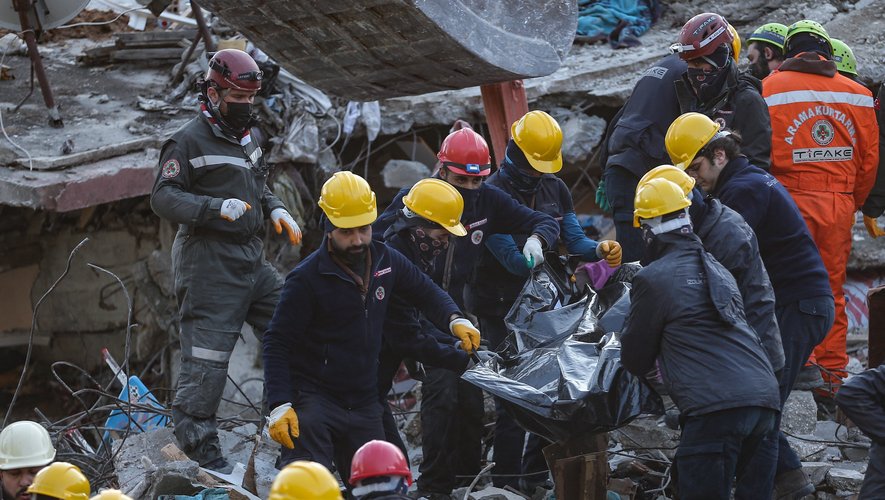 Le bilan fourni ce vendredi 10 février 2023 franchit la barre des 22 000 morts en Turquie et en Syrie, après les tremblements de terre.