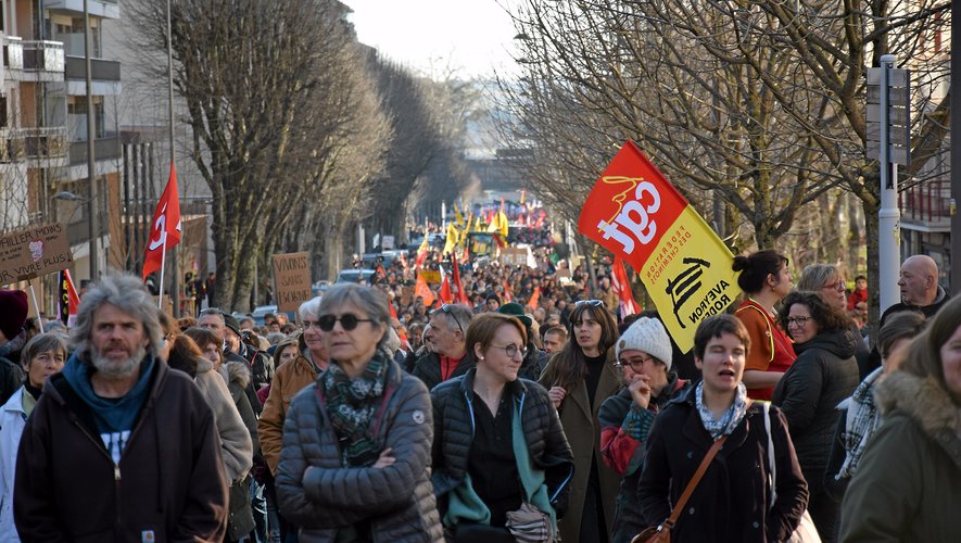 Les syndicats ont annoncé 22 500 manifestants, hier après-midi dans les rues de Rodez, la police 8 000.Photos Ph.H. et A.O.