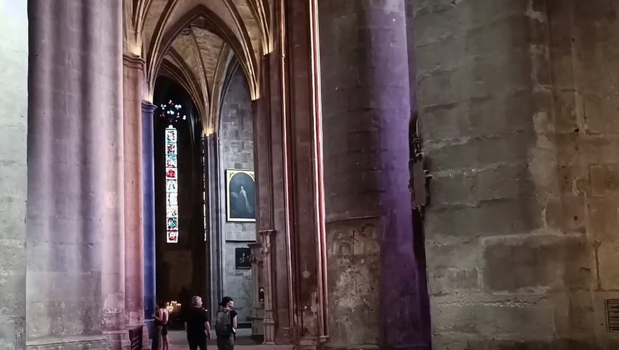 Les "Trotaburgos" à la cathédrale de Rodez.
