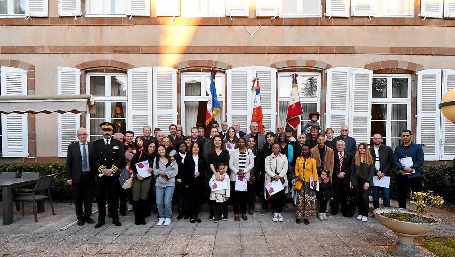En 2022 dans l'Aveyron, 65 personnes ont été naturalisées pour un total de 154 dossiers déposés.